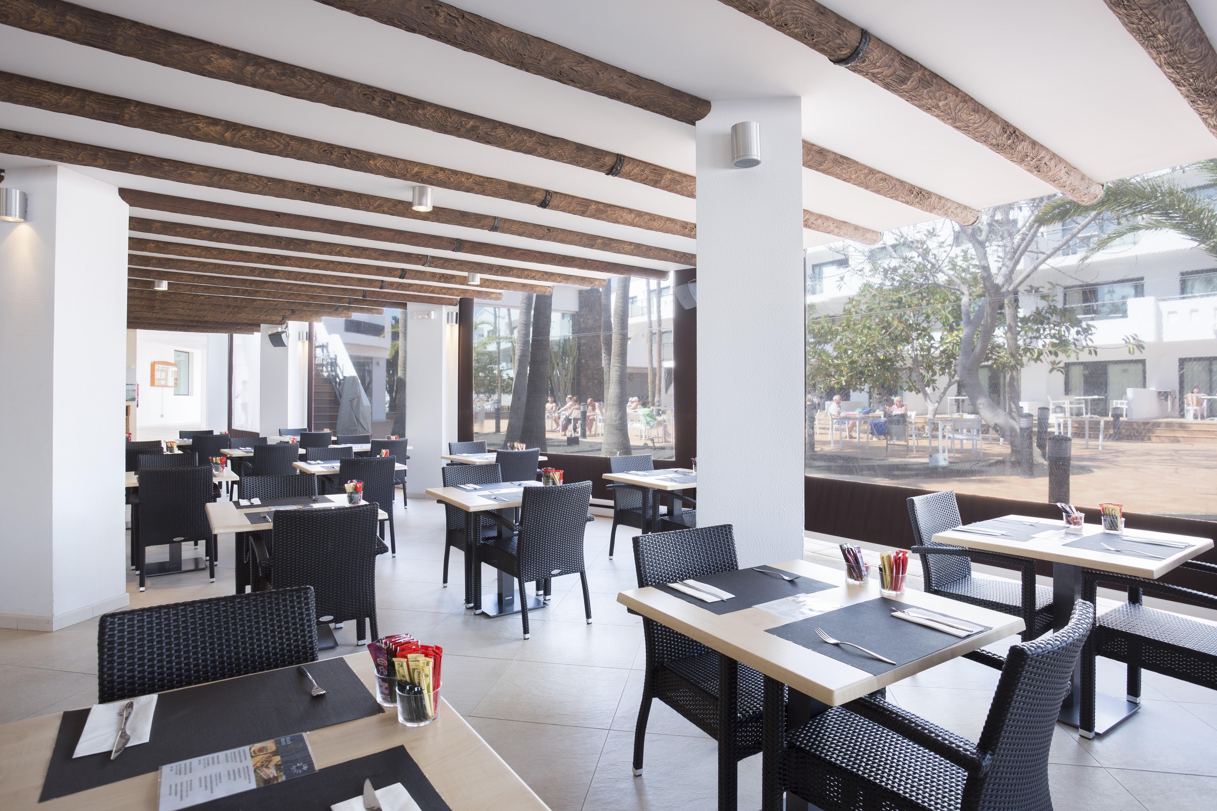 Thb Lanzarote Beach Costa Teguise Luaran gambar