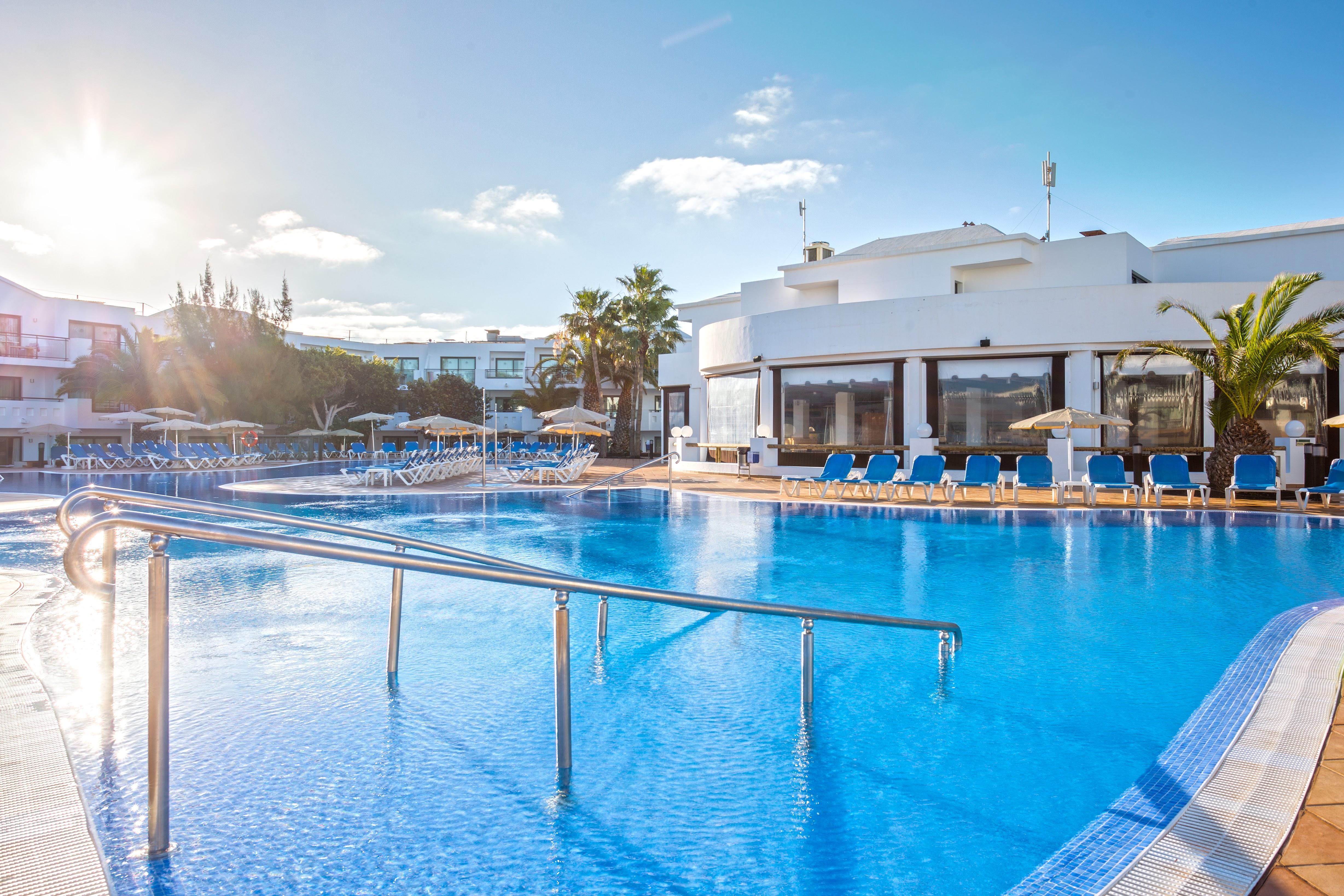 Thb Lanzarote Beach Costa Teguise Luaran gambar