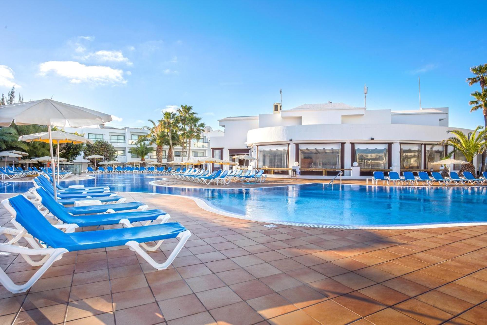 Thb Lanzarote Beach Costa Teguise Luaran gambar