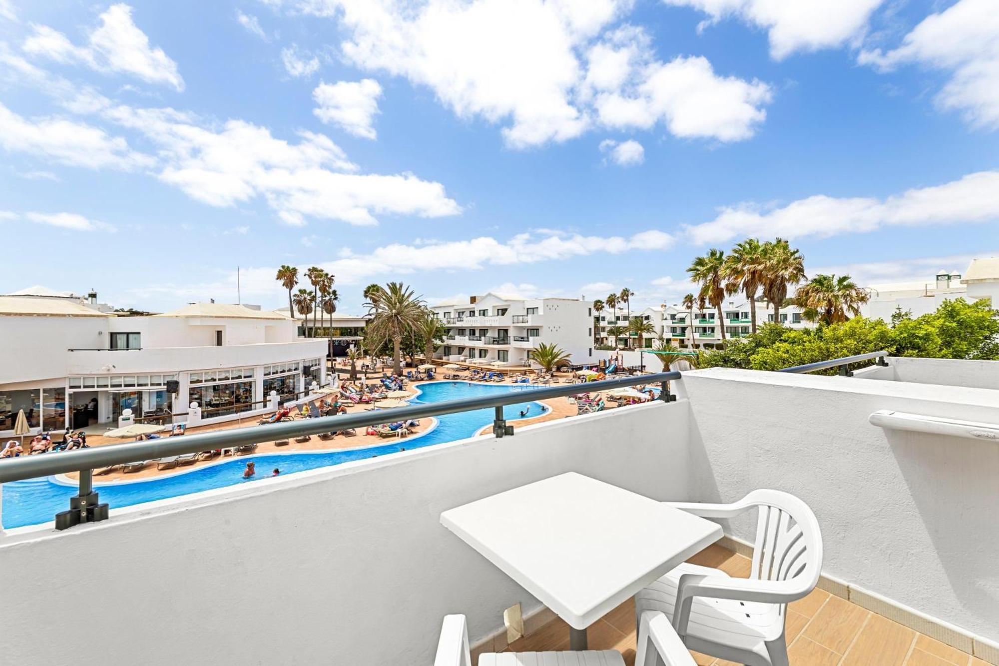 Thb Lanzarote Beach Costa Teguise Luaran gambar
